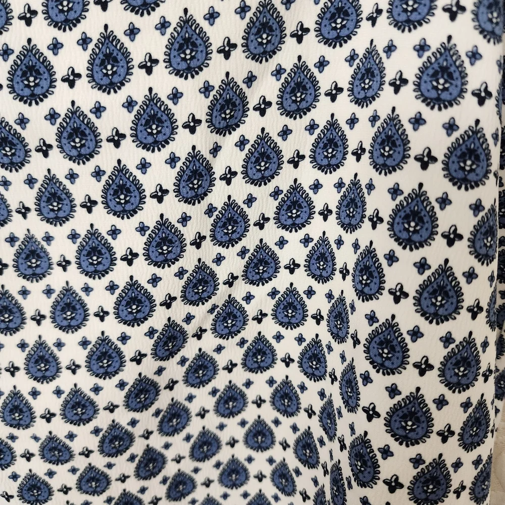 Blue and White Fitted Crop Camisole - Picture 3 of 5